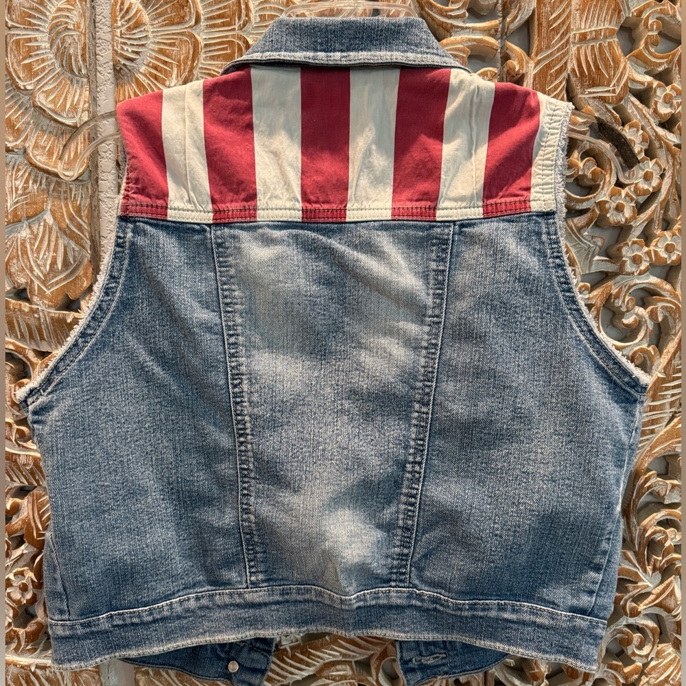 L.E.I. Stars & Stripes Chelsea Blue Jean Vest, Sleeveless- size M - Picture 2 of 16